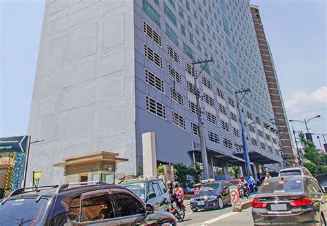 Robinsons Cybergate Tower 3 .